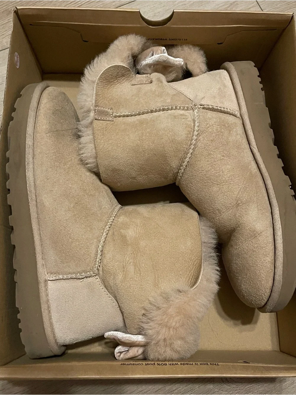 UGG Classic Short Shearling Lined Boots - Chestnut/Tan
